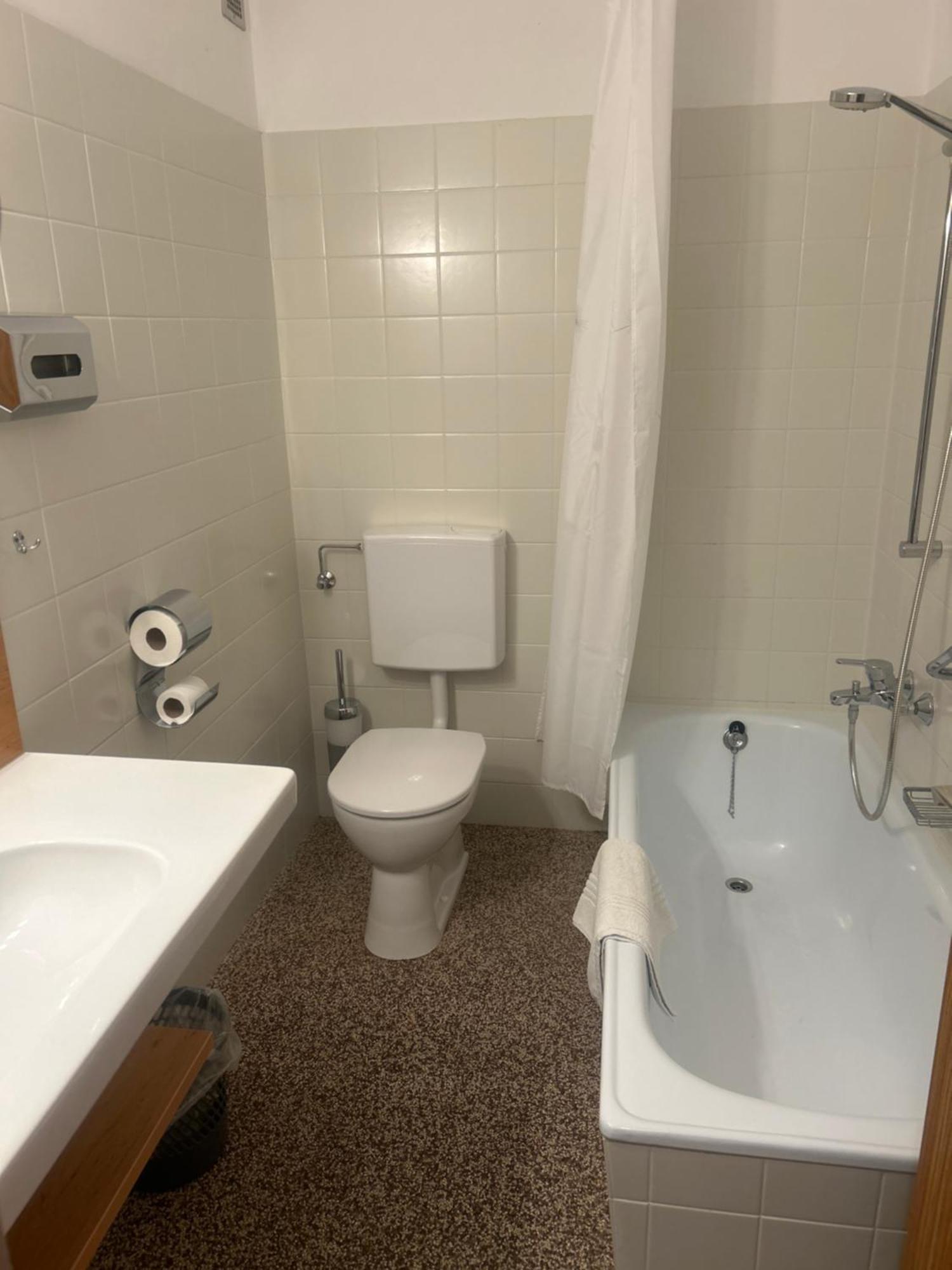 Gasthof Mit Seeterasse & Appartements Zur Landeroith 바이레크 외부 사진
